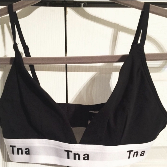 TNA Other - NWT Aritzia TNA soft cup bralette size M